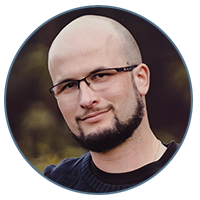 maciej_rzasa.png