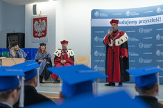 Na pierwszym planie prof. dr hab. Grzegorz Ostasz, na drugim od lewej: dr Justyna Stecko, dr hab. Beata Zatwarnicka-Madura, prof. PRz i prof. dr hab. inż. Piotr Koszelnik, fot. Arkadiusz Surowiec