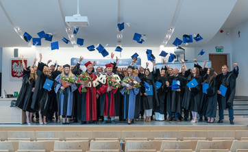 Graduacja pierwszego rocznika absolwentów studiów MBA