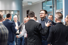 Słuchacze studiów Master of Business Administration (MBA) podczas zajęć, 