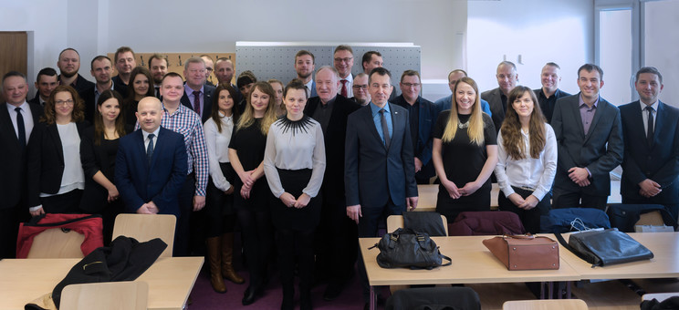 egzaminy końcowe słuchaczy IX edycji Podyplomowych studiów menedżerskich, a także XXI edycji studiów podyplomowych Zarządzanie bezpieczeństwem i higieną pracy.