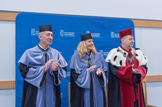 Od lewej: prof. dr hab. Grzegorz Ostasz; dr hab. Beata Zatwarnicka-Madura, prof. PRz; prof. dr hab. inż. Piotr Koszelnik