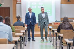 Od lewej: dr inż. Dariusz Wyrwa, prof. dr hab. Grzegorz Ostasz