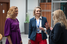  Od lewej: dr hab. Beata Zatwarnicka - Madura, prof. PRz;  Anna Lomper, Małgorzata Tobiszewska