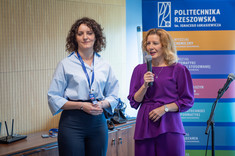 Od lewej: Karolina Rzeszut; dr hab. Beata Zatwarnicka - Madura, prof. PRz