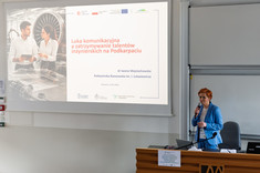 Uczestnicy konferencji "Pracownik przyszłości – edukacja i technologie na rzecz rozwoju gospodarczego i bezpieczeństwa Podkarpacia”