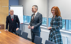 Zajęcia na kierunku MBA - od lewej dr Adam Kruk, prof. Grzegorz Ostasz, prof. Beata Zatwarnicka-Madura