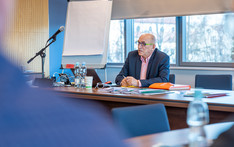 Dr Leszek Mellibruda podczas zajęć na kierunku MBA