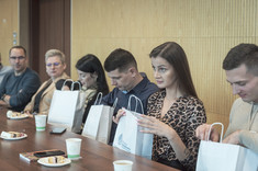 Słuchacze studiów MBA podczas inauguracji