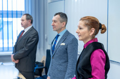 Od lewej: dr T. Piątek, prof. dr hab. G. Ostasz oraz dr hab. B. Zatwarnicka-Madura, prof. PRz, fot. A. Surowiec