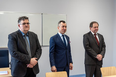 Od lewej: dr A. Laska, prof. dr hab. G. Ostasz oraz dr T. Piątek, fot. A. Surowiec