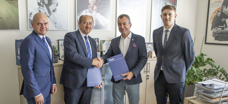 Podpisanie umowy o współpracy pomiędzy Politechniką Rzeszowską, a Podkarpackim Związkiem Piłki Nożnej
